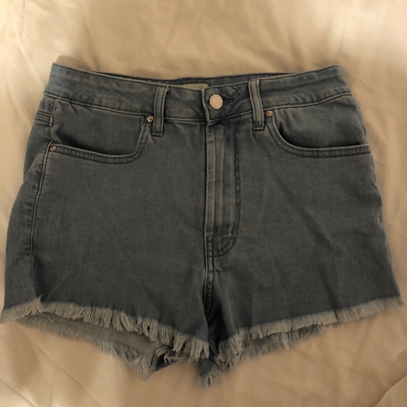 Denim shorts - Picture 2 of 5
